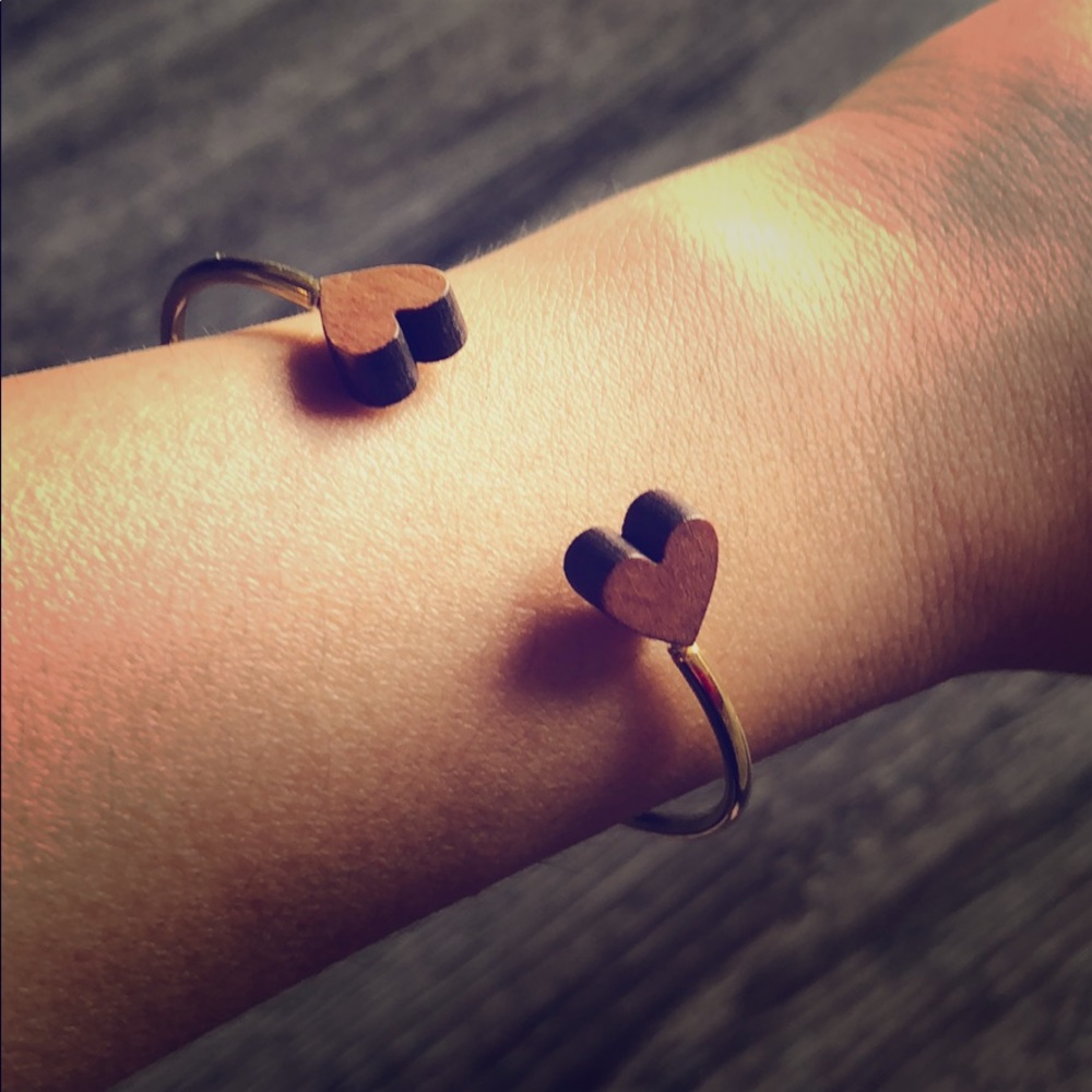 Adjustable wooden heart bracelet